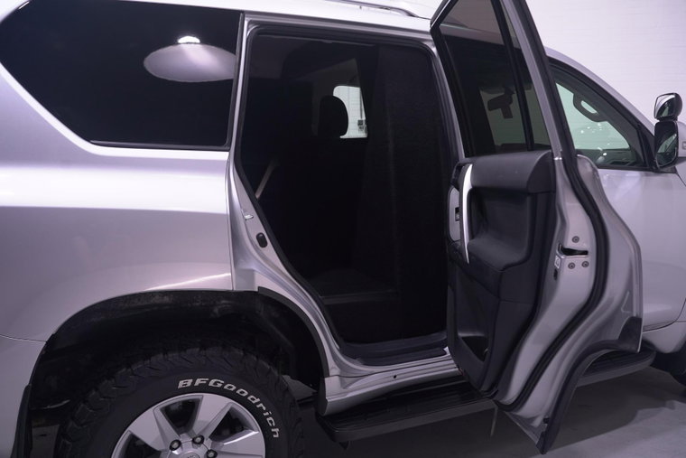 Vehicle Image 10