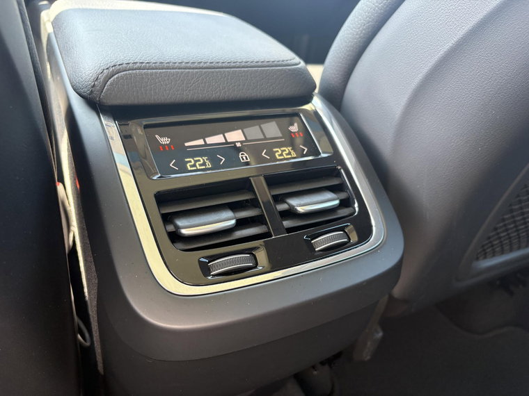 Vehicle Image 33