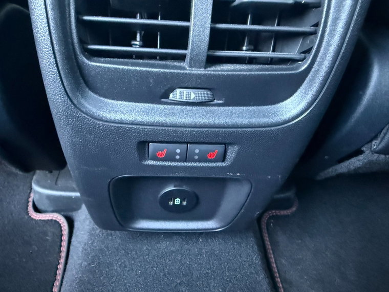 Vehicle Image 29