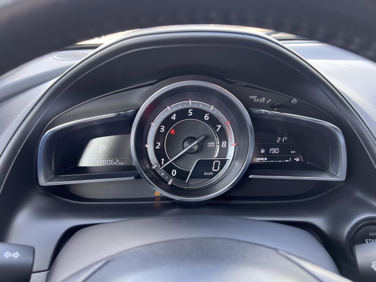 Vehicle Image 25