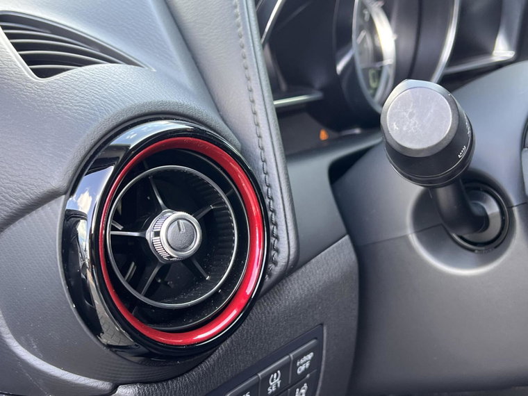 Vehicle Image 35