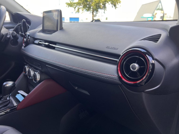 Vehicle Image 36