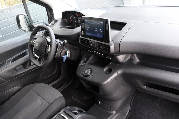 Vehicle Image 18