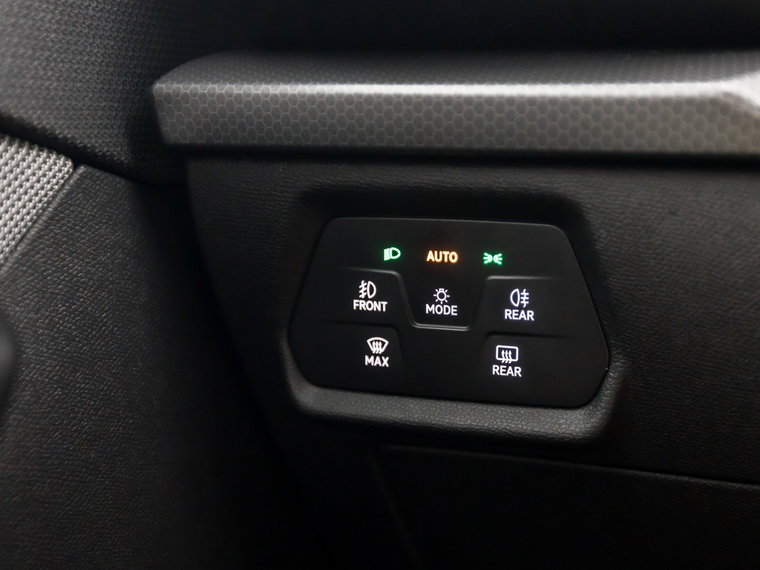 Vehicle Image 26