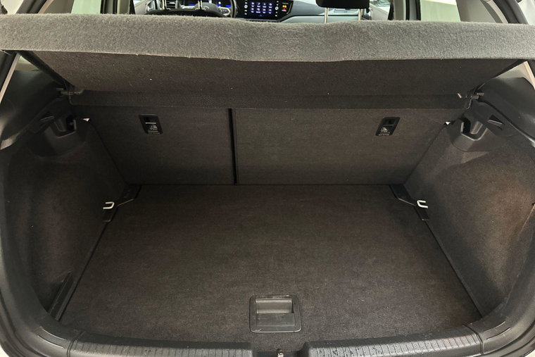 Vehicle Image 32