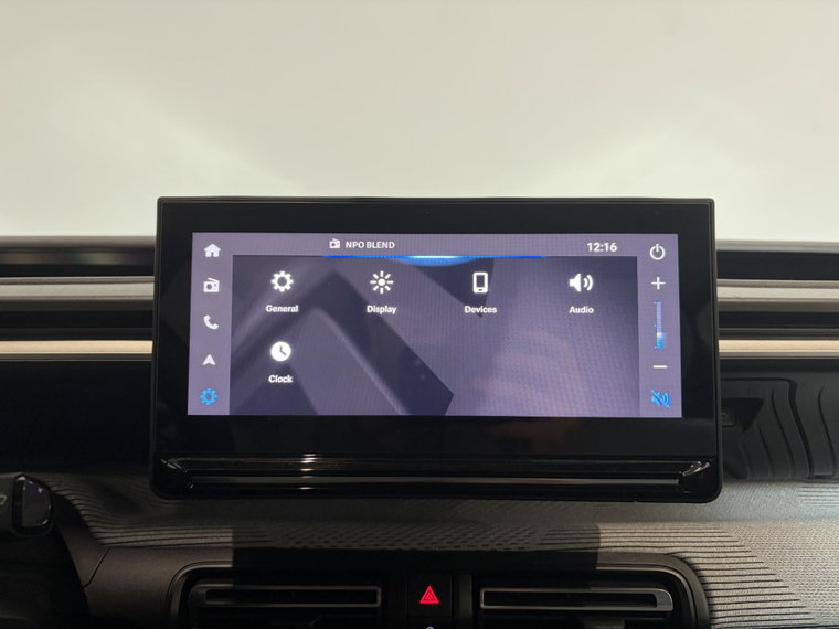 Vehicle Image 17