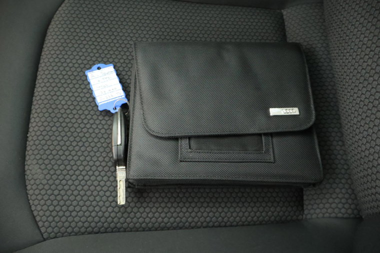 Vehicle Image 33