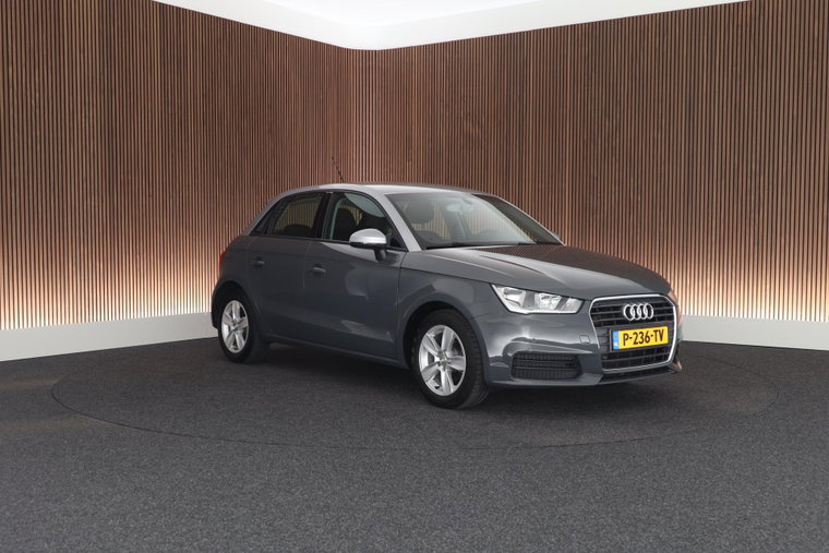 Vehicle Image 8