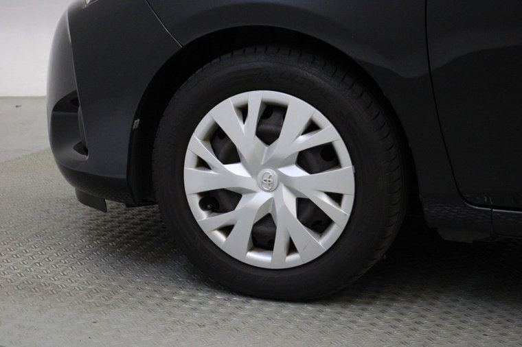 Vehicle Image 25
