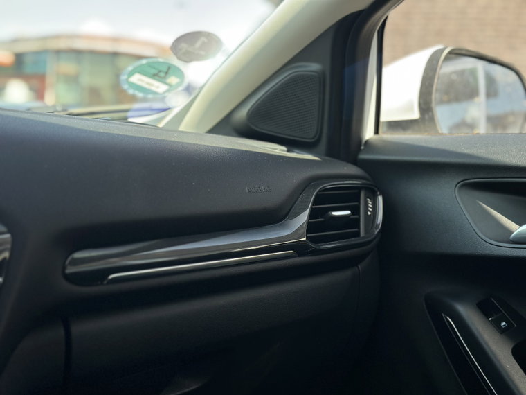 Vehicle Image 35