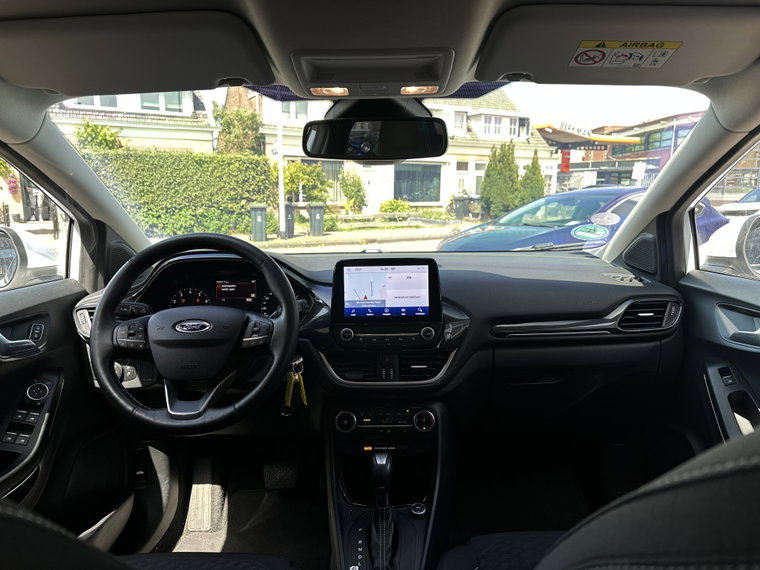 Vehicle Image 9