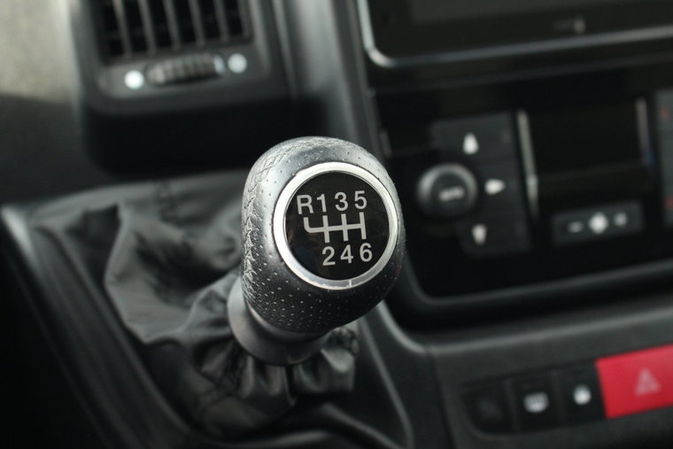 Vehicle Image 25