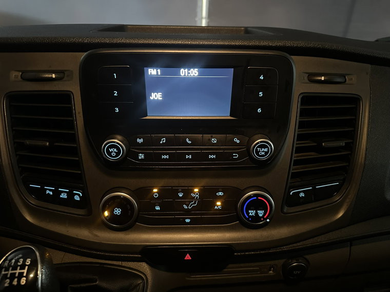 Vehicle Image 16