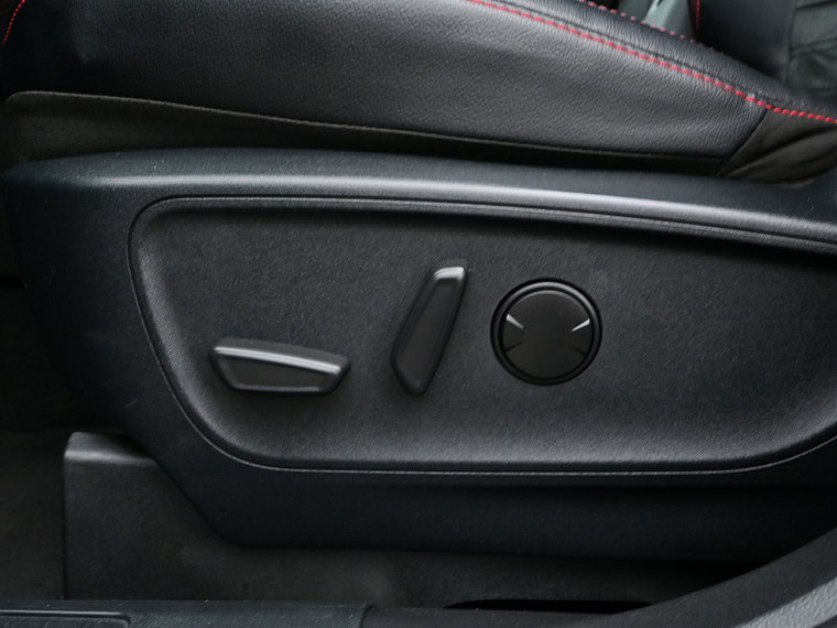 Vehicle Image 33