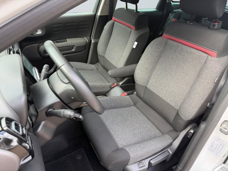 Vehicle Image 14
