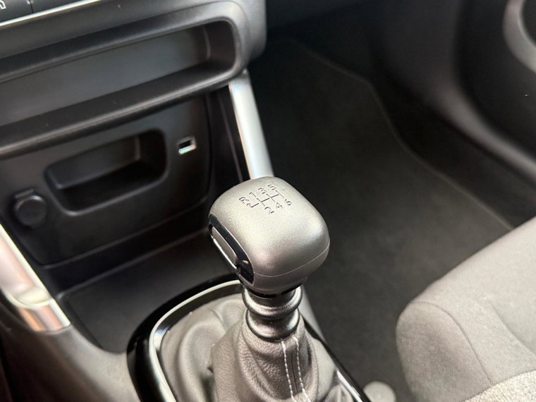 Vehicle Image 25