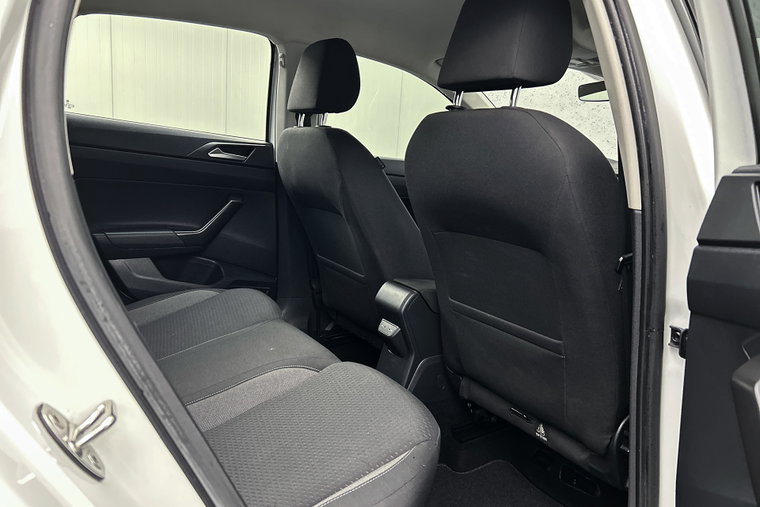 Vehicle Image 17