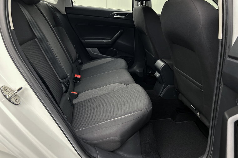Vehicle Image 28
