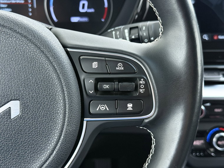 Vehicle Image 33
