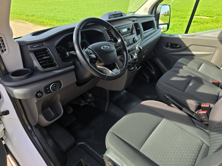 Vehicle Image 23