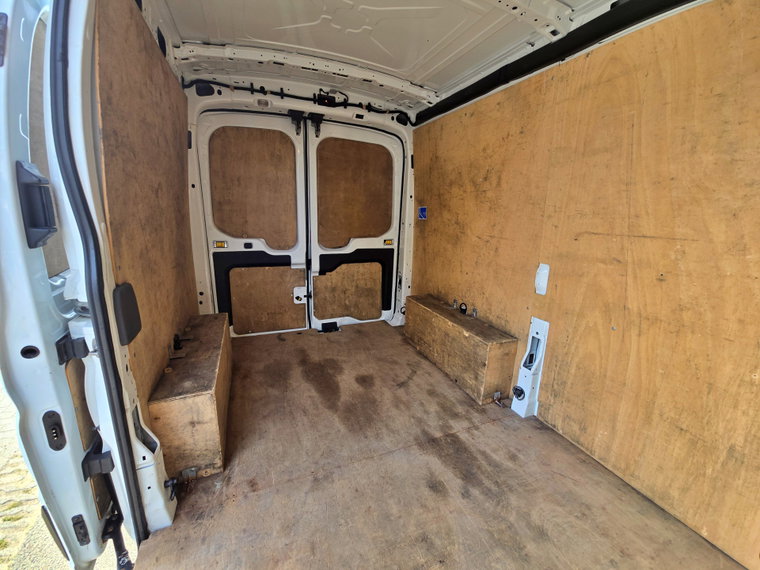Vehicle Image 28