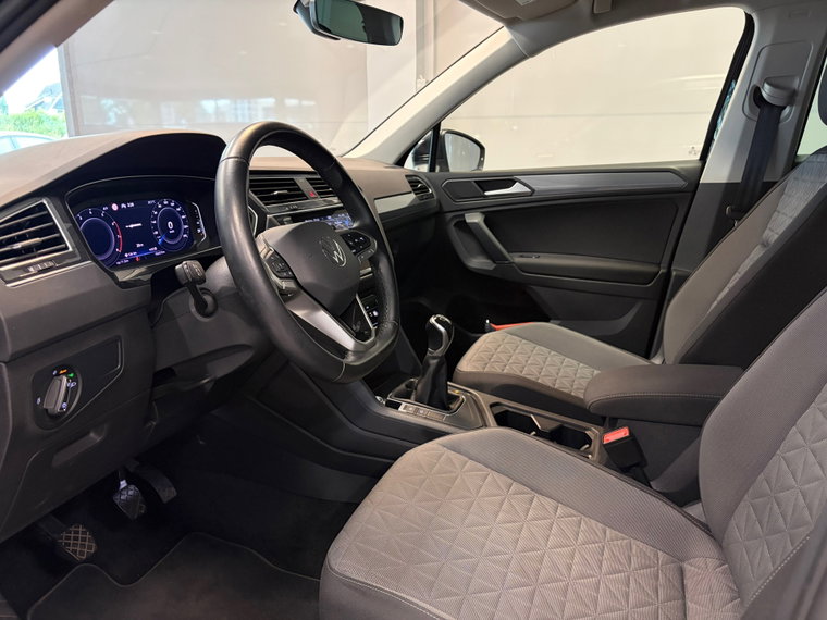 Vehicle Image 36