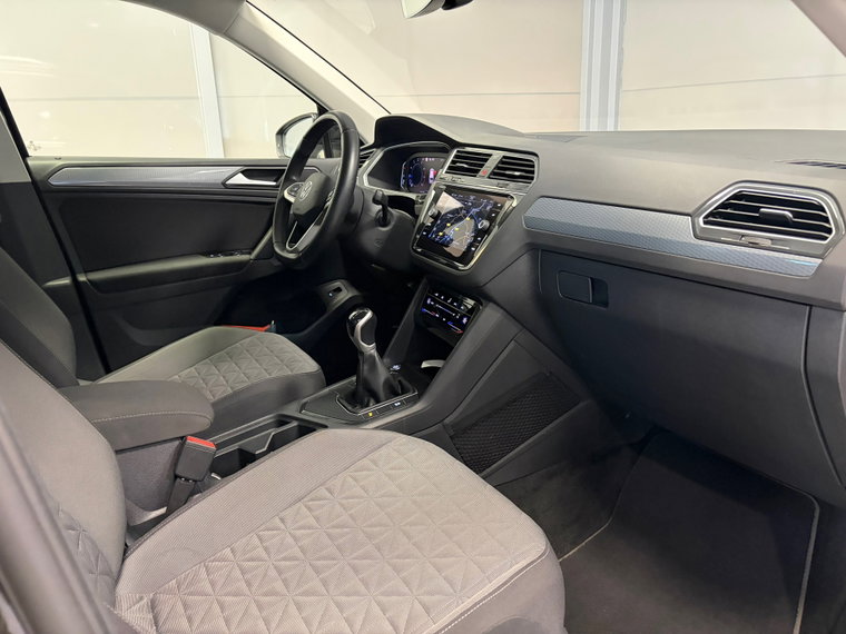 Vehicle Image 38