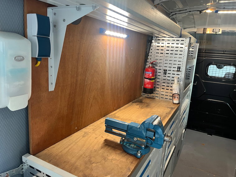 Vehicle Image 38