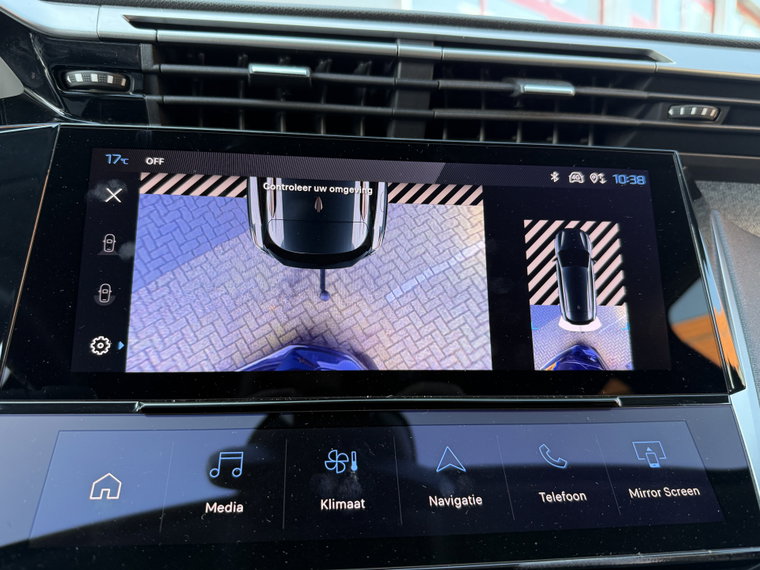 Vehicle Image 22