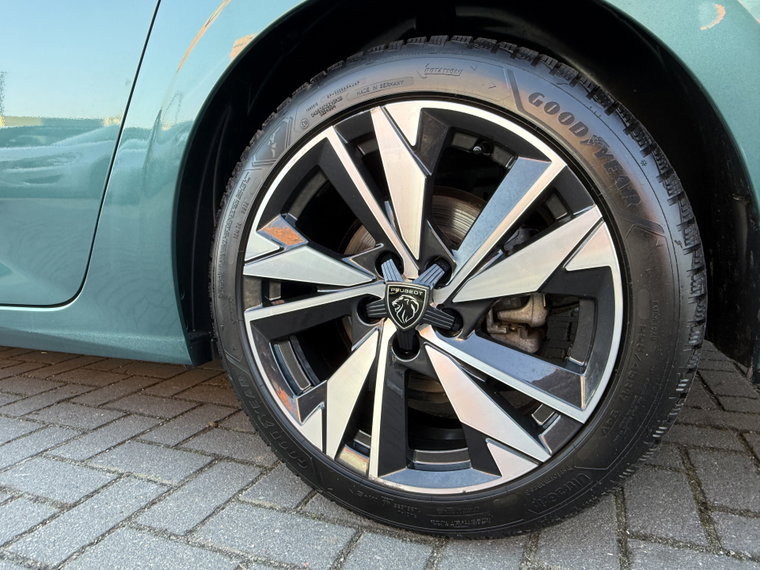 Vehicle Image 30