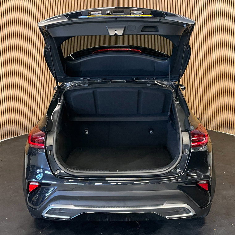 Vehicle Image 32
