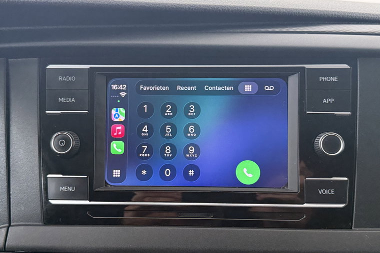 Vehicle Image 25