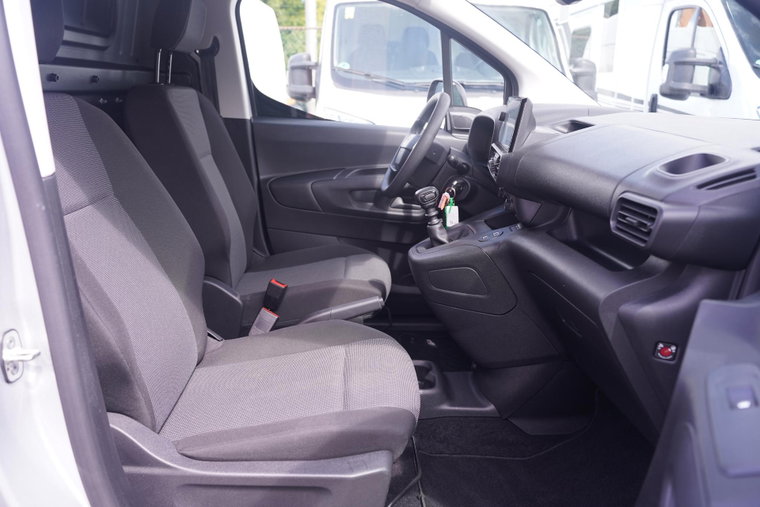 Vehicle Image 19