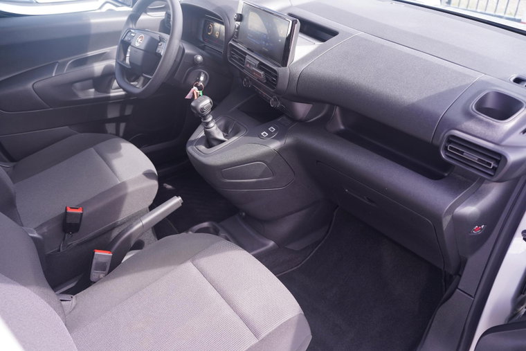 Vehicle Image 22