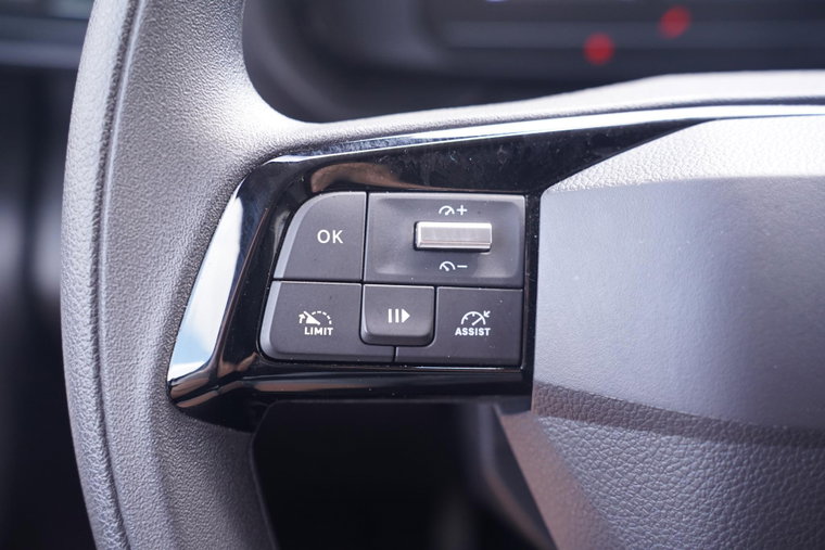 Vehicle Image 33