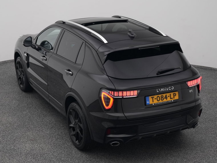 Vehicle Image 25