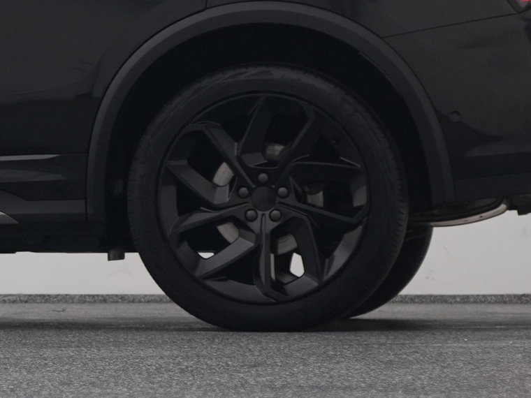 Vehicle Image 40