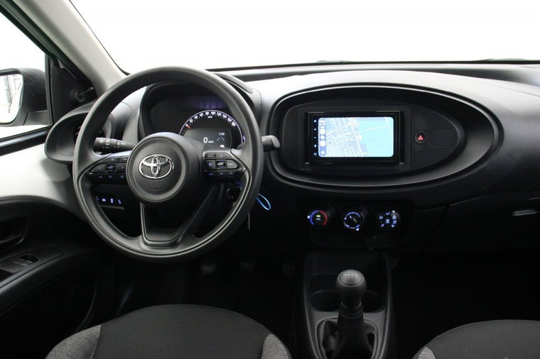 Vehicle Image 22