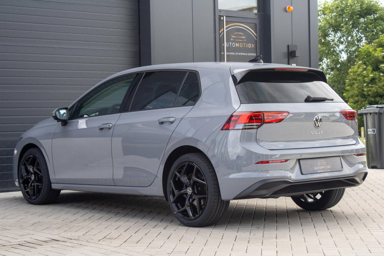 Vehicle Image 35
