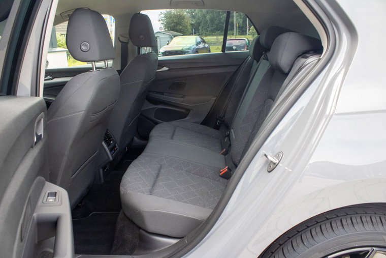 Vehicle Image 37