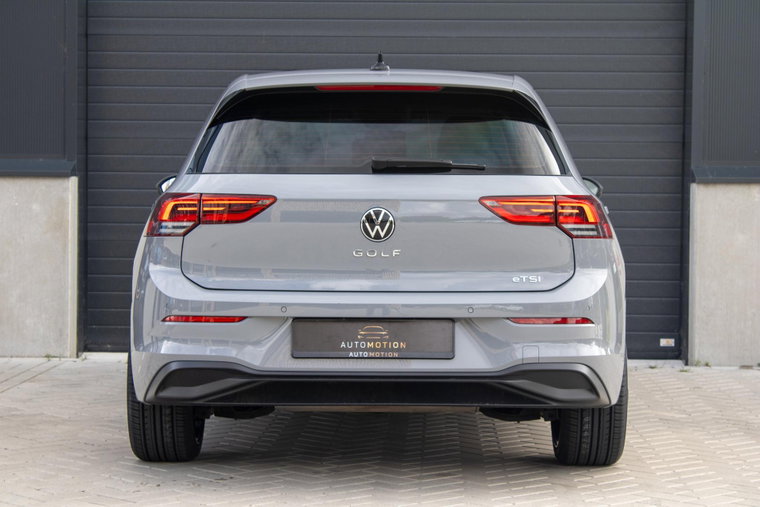 Vehicle Image 8