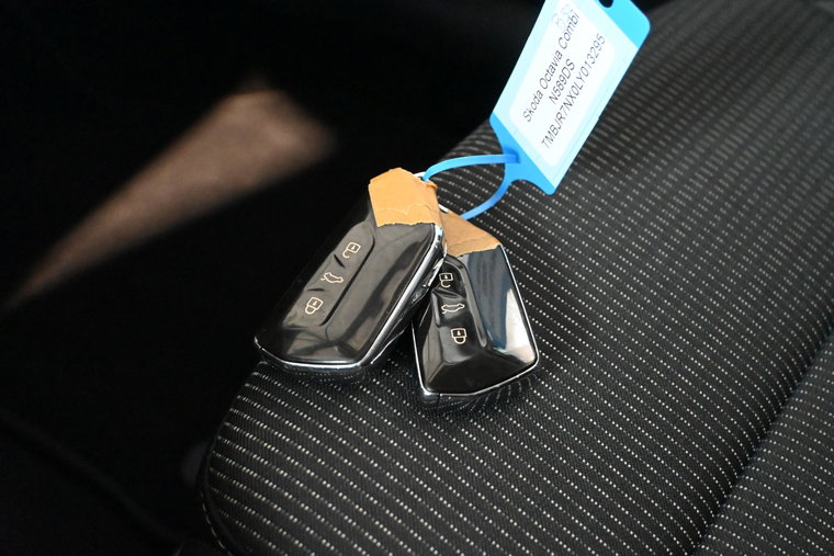 Vehicle Image 22