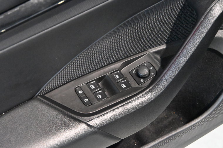 Vehicle Image 34