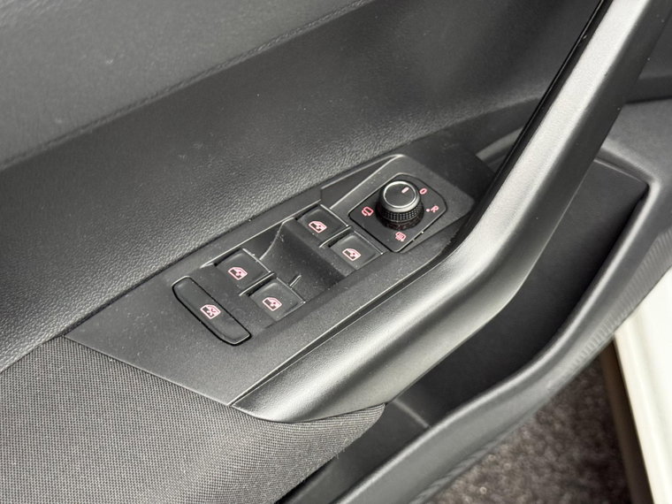Vehicle Image 27