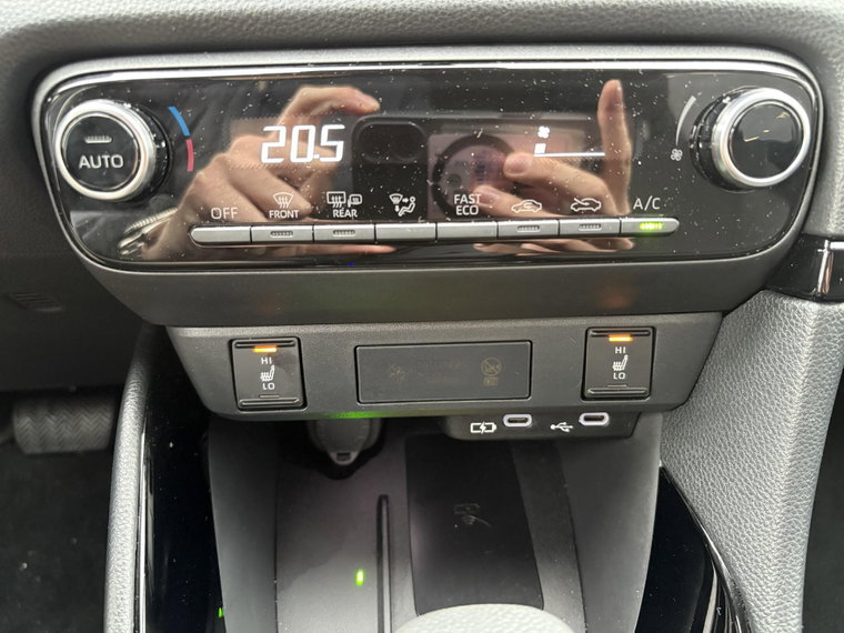 Vehicle Image 15