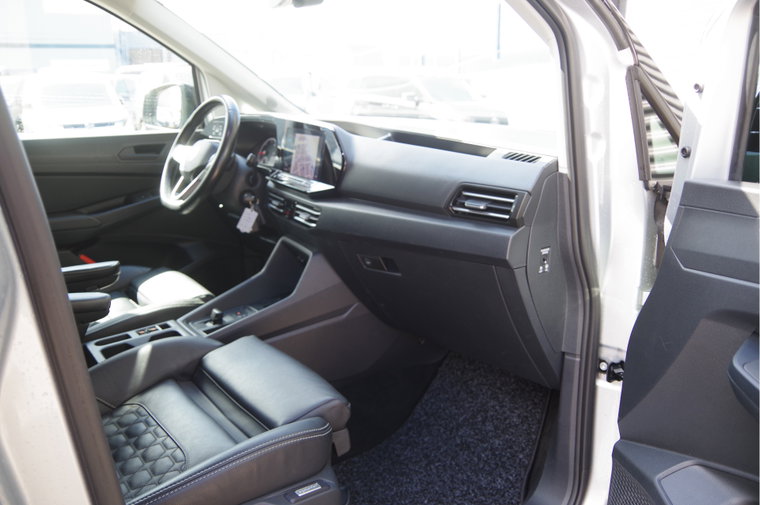 Vehicle Image 30