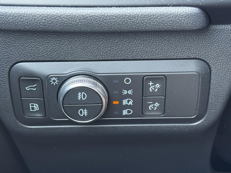 Vehicle Image 26