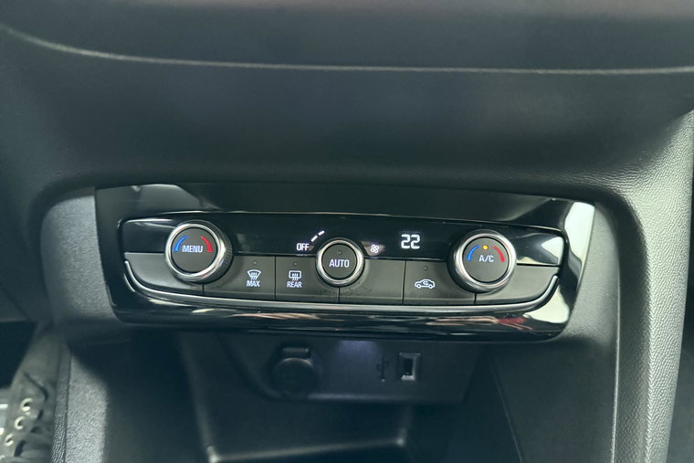 Vehicle Image 25
