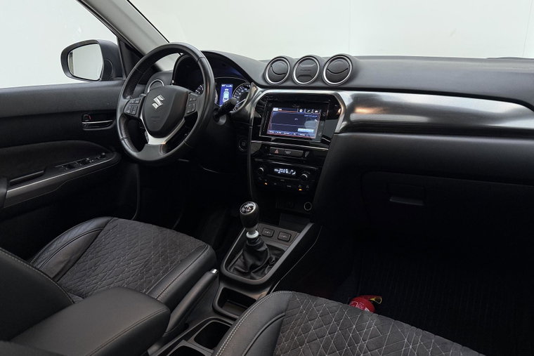 Vehicle Image 14