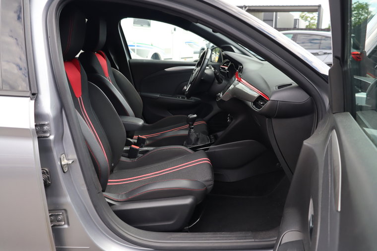 Vehicle Image 12